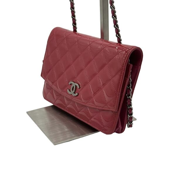 Chanel Patent Quilted Brilliant Wallet On Chain WOC Berry*Gorgeous with COA - Picture 4 of 15